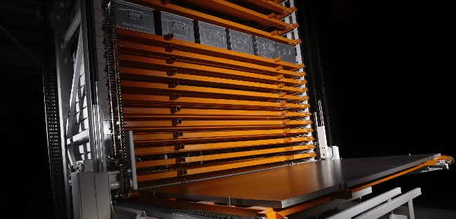 Storage of flat goods
