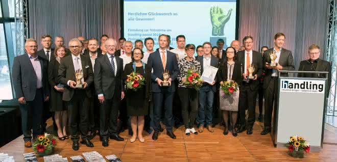 handling_award group picture