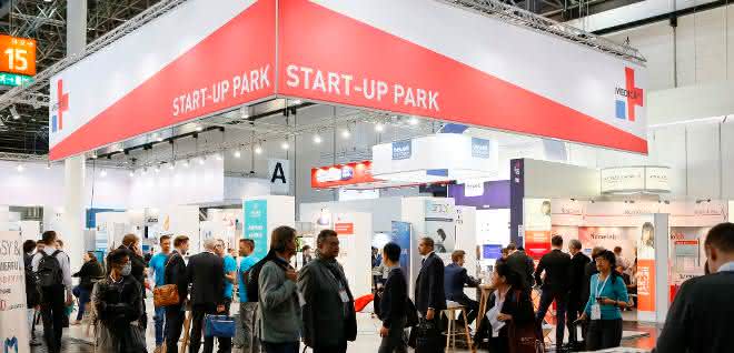 Im Medica Start-up Park können Jungunternehmen ihre Ideen einem Fachpublikum präsentieren – hier ein Eindruck von der letzten Medica.