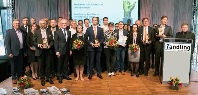 handling_award group picture