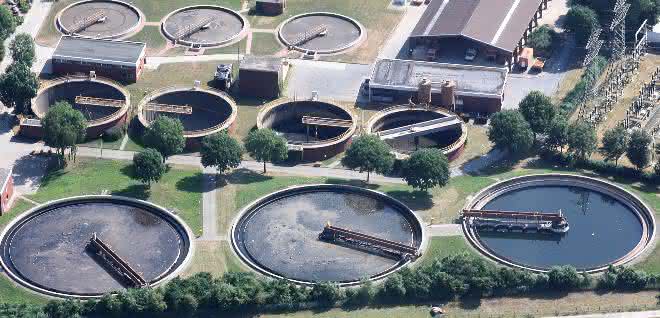 Luftaufnahme Klärbecken