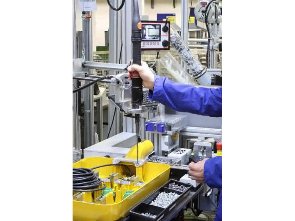 Assembly of plastic parts