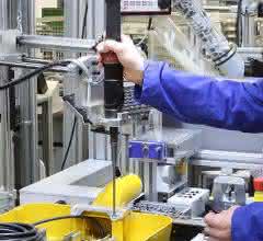Assembly of plastic parts