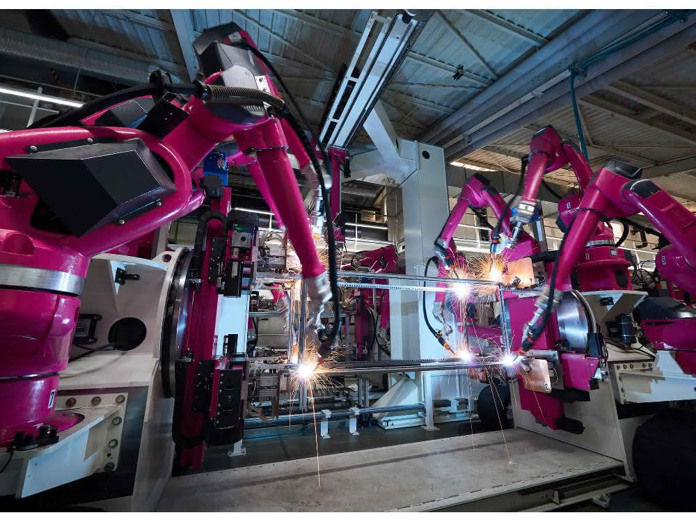 70 Welding and handling robots in Rittershausen Welding and handling robots