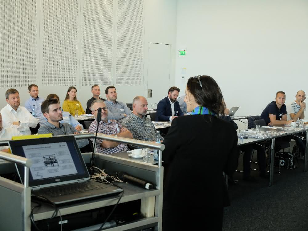 Kongress Moderne Montage Prof. Kirsten Tracht bei ihrer Keynote am 1. Kongresstag.