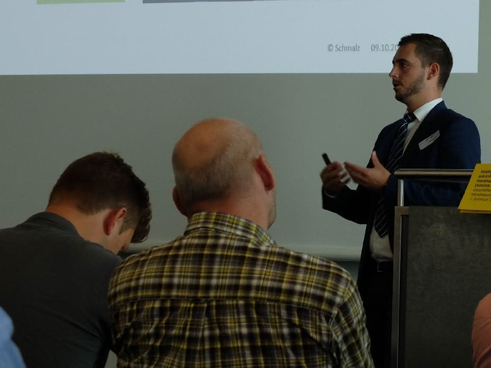Dominik Heinzelmann, Lard Dominik Heinzelmann from Schmalz spoke about intelligent clamping technology.