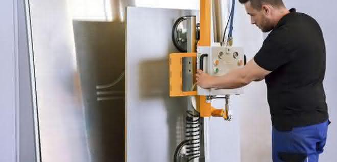 Vacuum lifting device