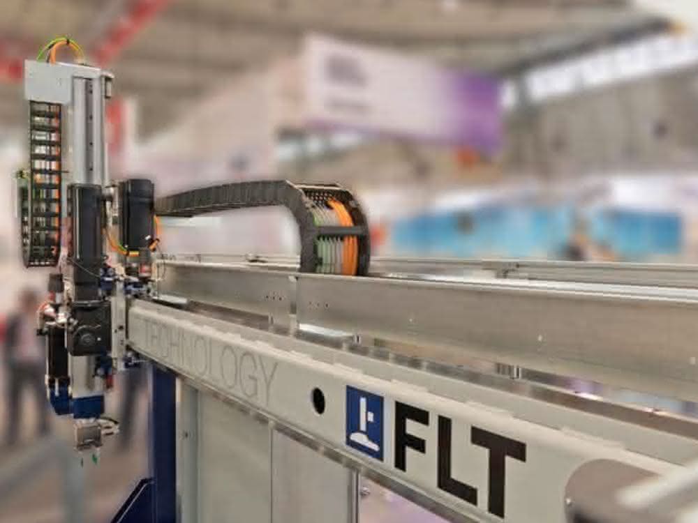 Linear gantry robot