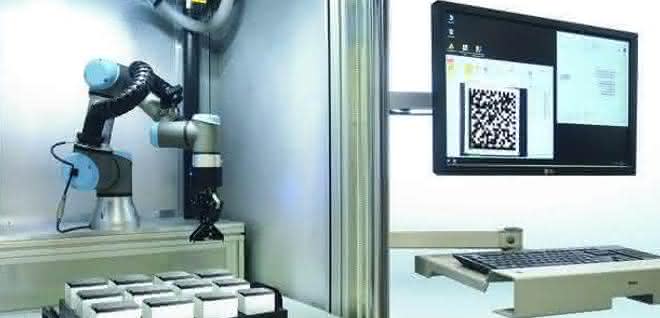 Robot-assisted laser marking system