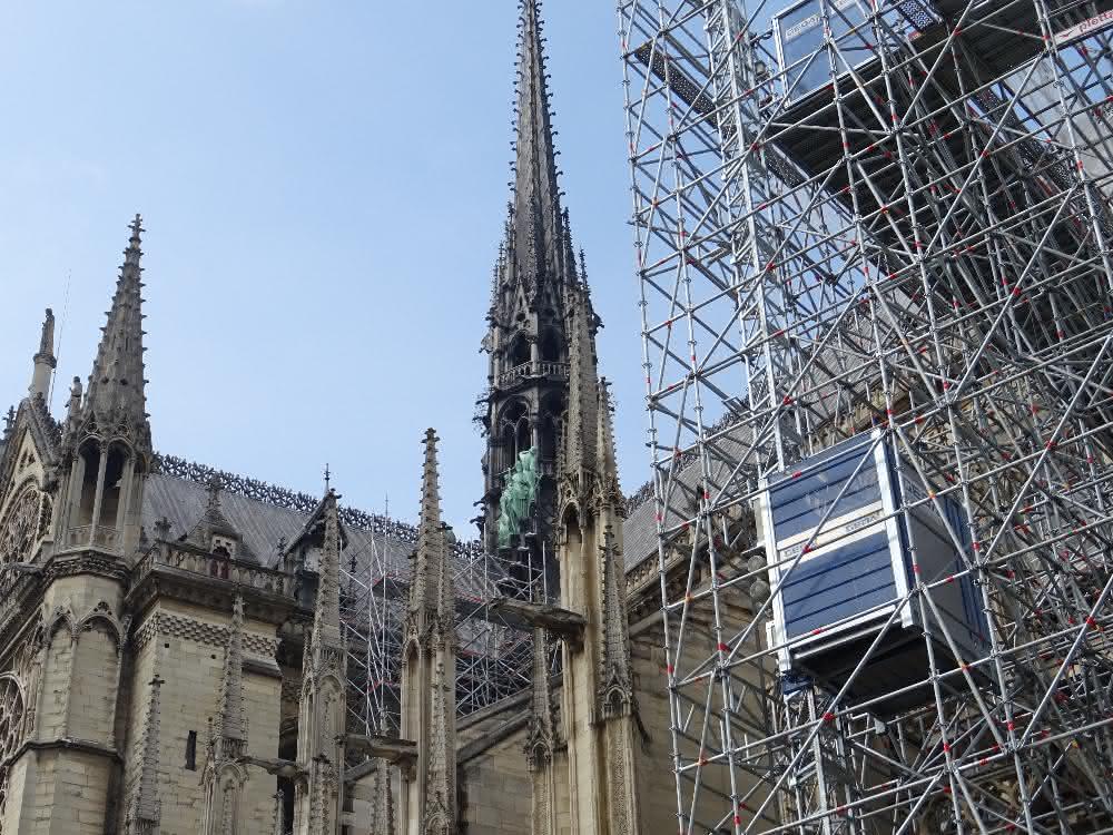 GEDA Bauaufzüge im Einsatz in Paris