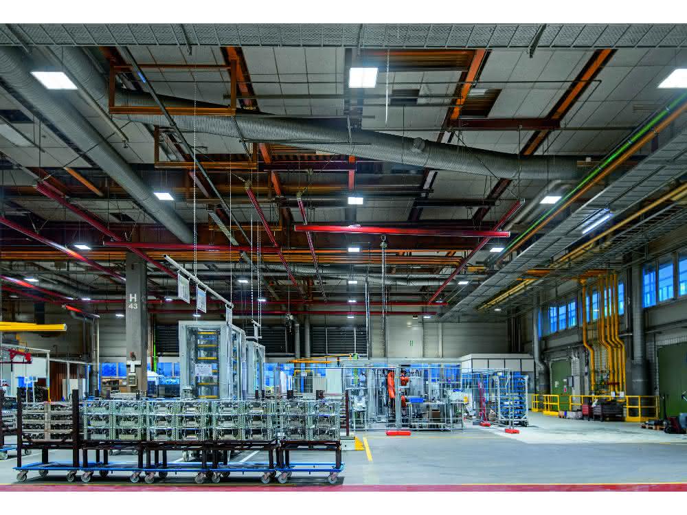 1,000 maintenance-free Acaneo luminaires