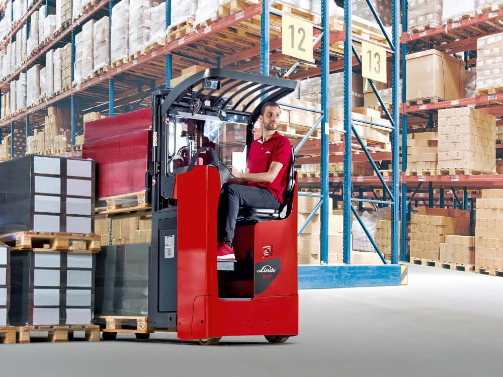 Linde sit-on pallet truck Linde sit-on pallet truck