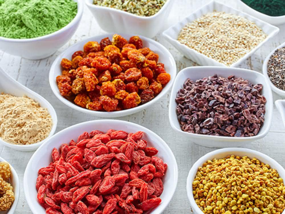 Immer mehr Verbraucher, die sich bewusst und gesünder ernähren wollen, kaufen sogenannte Superfood-Produkte. Immer mehr Verbraucher, die sich bewusst und gesünder ernähren wollen, kaufen sogenannte Superfood-Produkte.