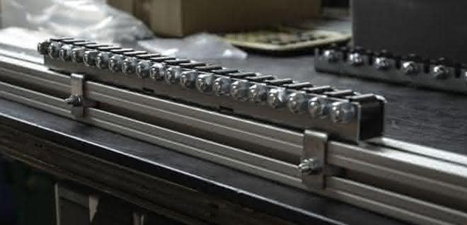 Mini heavy-duty roller tracks