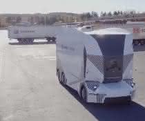 DB Schenker: Erster autonomer Elektro-Lkw „T-Pod“ kommerziell betrieben