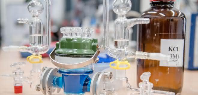 In dieser elektrochemischen Zelle führten die Forscher die Biobrennstoffzellentests durch. In dieser elektrochemischen Zelle führten die Forscher die Biobrennstoffzellentests durch.