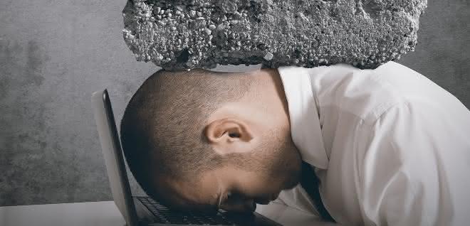 Digitaler Stress verursacht gesundheitliche Beschwerden und eine Minderung der beruflichen Leistung.