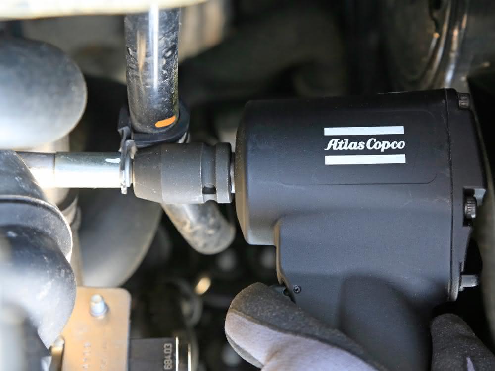 Compact impact wrench: With double hammer