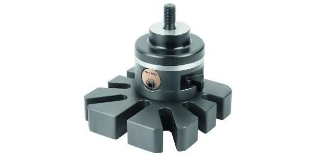 Complete machining without interfering edges: Clamps XXL workpieces