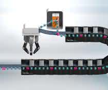 Monitoring bus lines in e-chain systems