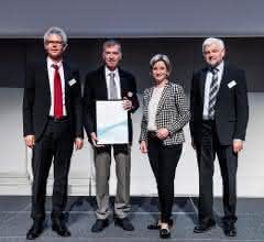 Von links nach rechts: Herr Prof. Dr. Ulrich Massing (Hettich), Herr Klaus-Günter Eberle (Hettich, GF), Frau Nicole Hoffmeister-Kraut (Wirtschaftsministerin BW), Herr Wolfgang Reimer (Regierungspräsident Stuttgart) Von links nach rechts: Herr Prof. Dr. Ulrich Massing (Hettich), Herr Klaus-Günter Eberle (Hettich, GF), Frau Nicole Hoffmeister-Kraut (Wirtschaftsministerin BW), Herr Wolfgang Reimer (Regierungspräsident Stuttgart)