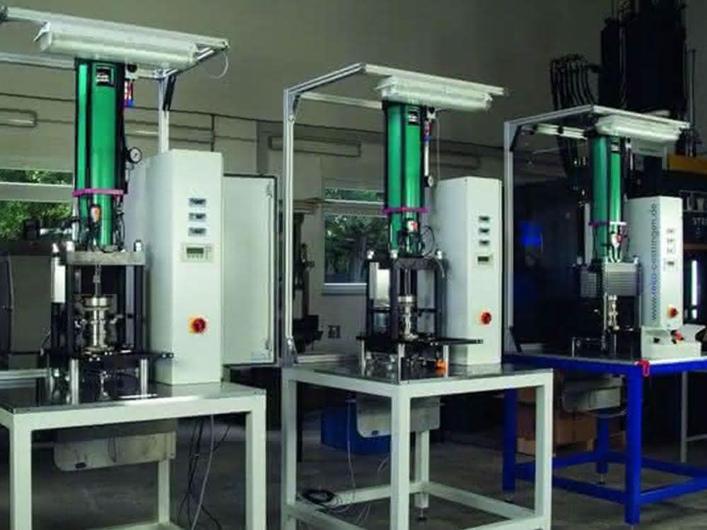 Press force drive cylinder