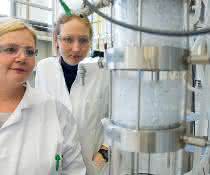 Die praktische Ausbildung im Labor ist Kernelement des Studiums an der TH Bingen. Demnächst lernen die Studierenden auch an der „Modellfabrik“.