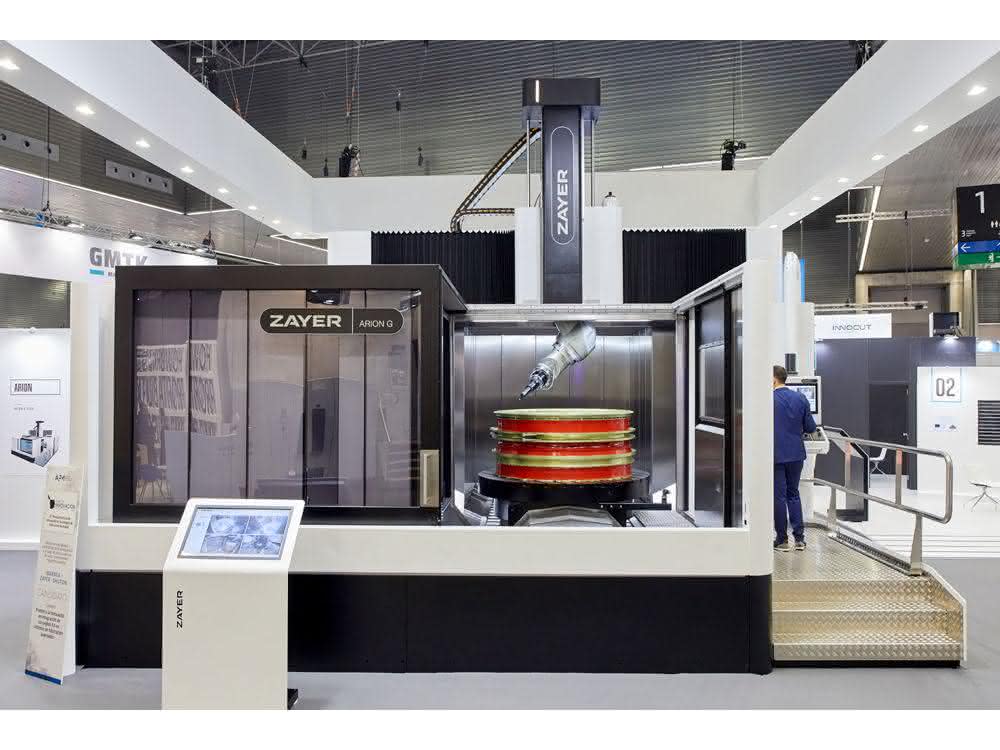 Turning and milling center