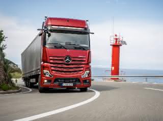 What the new Actros can do: The digital grab bag