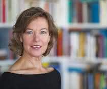 Petra Born, Editor-in-Chief handling