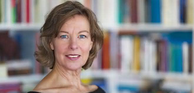 Petra Born, Editor-in-Chief handling Petra Born, Editor-in-Chief handling