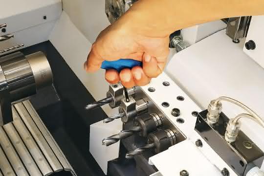Hydrodehnspannfutter für Langdrehmaschinen Hydrodehnspannfutter für Langdrehmaschinen