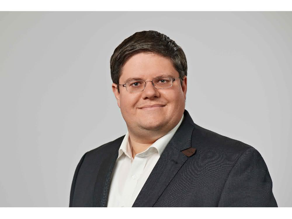 Dr. Alexander Broos