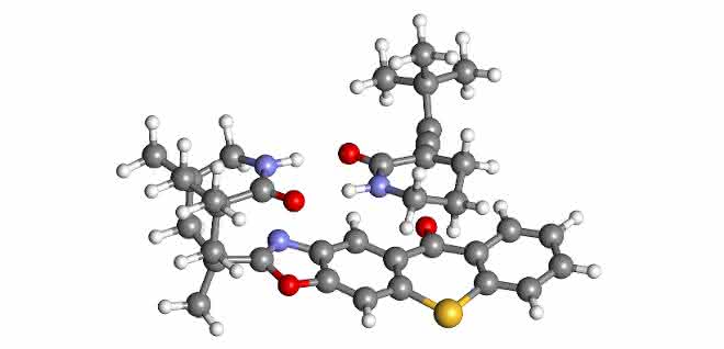 Die Allen-Gruppe des unerwünschten Enantiomers kommt dem Thioxanthon-Sensibilisator deutlich näher und wird daher in die gewünschte Form umgewandelt. Die Allen-Gruppe des unerwünschten Enantiomers kommt dem Thioxanthon-Sensibilisator deutlich näher und wird daher in die gewünschte Form umgewandelt.