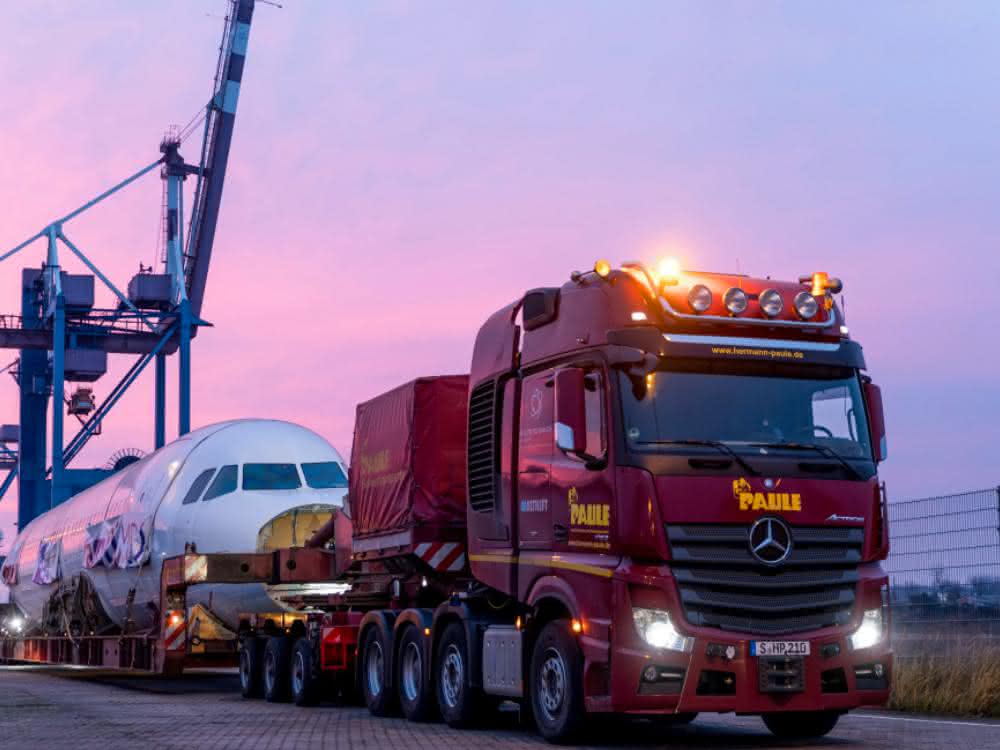 Spektakulärer Airbus-Transport mit dem Actros