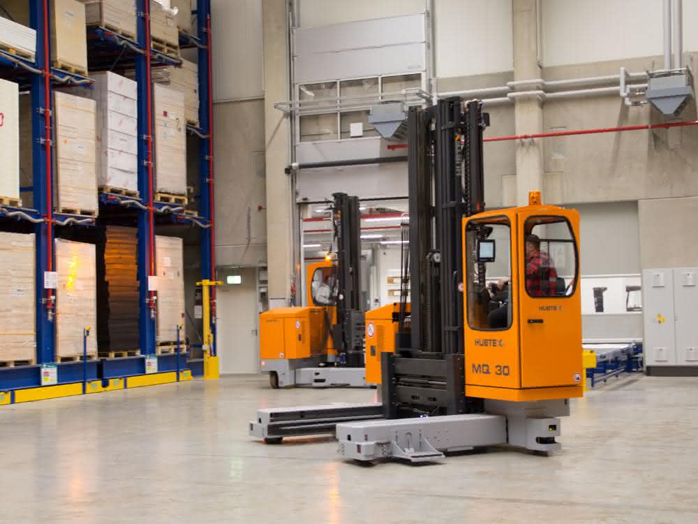 Step-by-step automation of electric multidirectional sideloaders