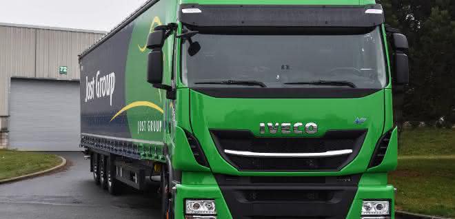 LNG-Fahrzeuge: Iveco übergibt 30 Stralis an Jost Gruppe