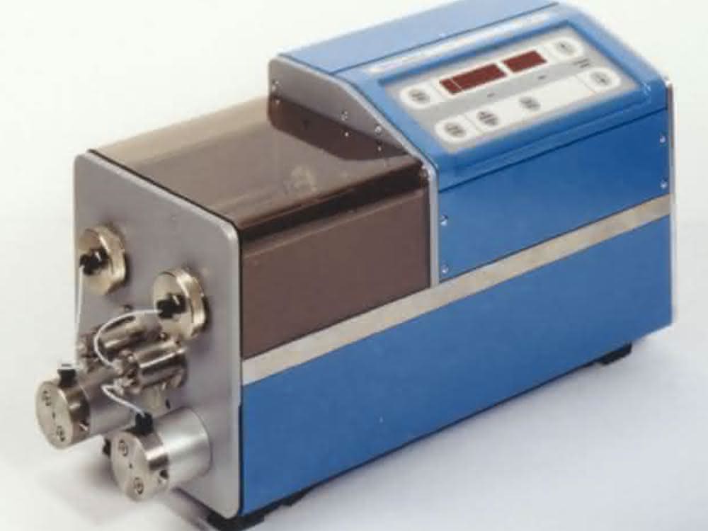 Precision micro double piston pumps