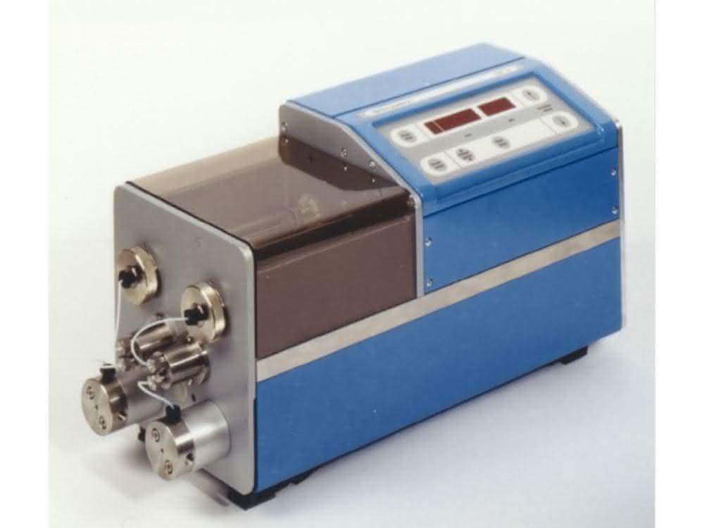 Precision micro double piston pump