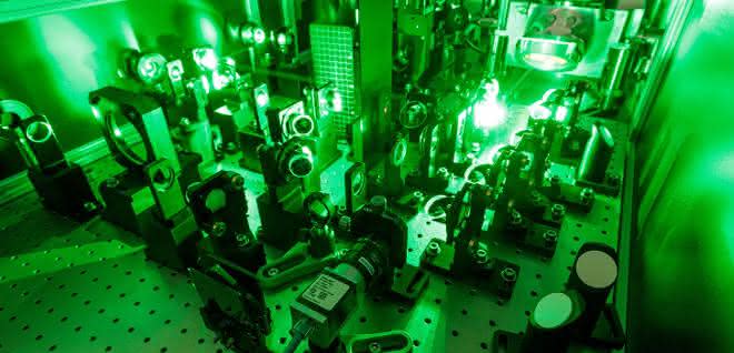 Extrem leistungsstark: Thales-Laser im Laserlabor JuSPARC. Extrem leistungsstark: Thales-Laser im Laserlabor JuSPARC.