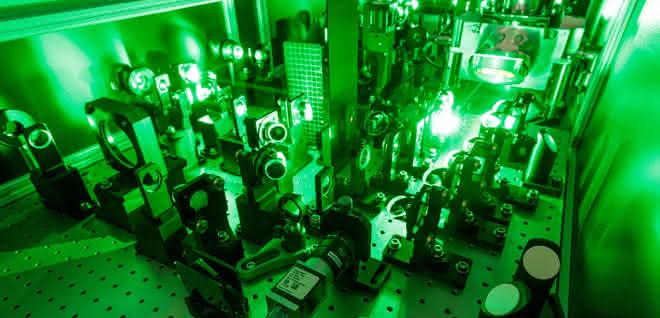 Extrem leistungsstark: Thales-Laser im Laserlabor JuSPARC.