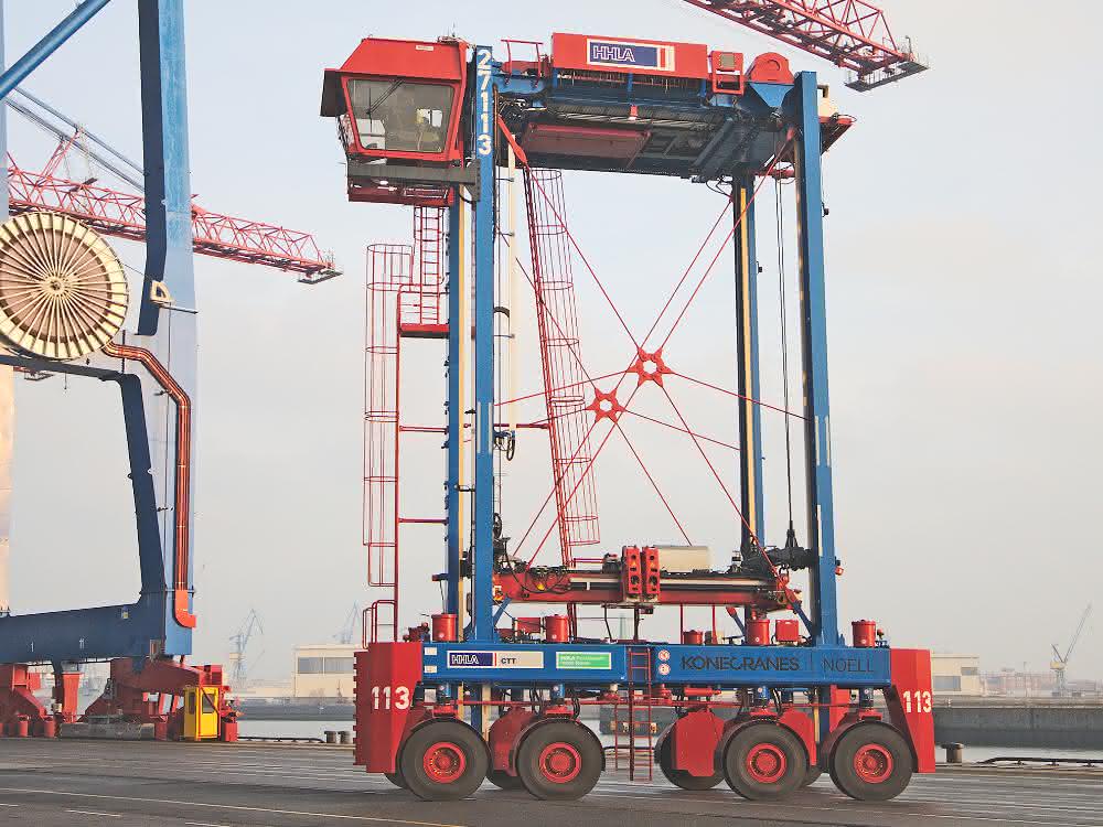 Port of Hamburg: Hybrid van carrier put into operation