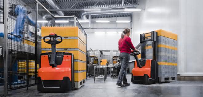 Product update: Toyota improves its electric pallet trucks and pedestrian stackers