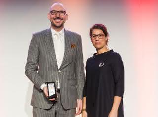 First place in the "B2B products" category: Deutsche Lichtmiete wins Excellence Award