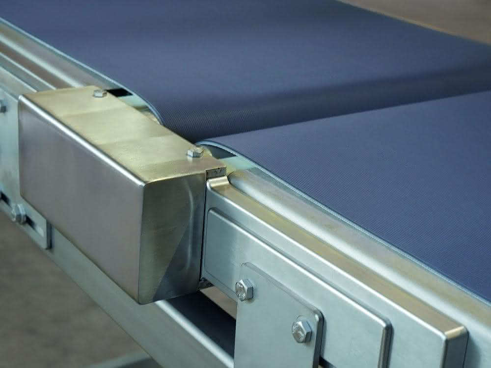 Two-part special conveyor belt from Dorner