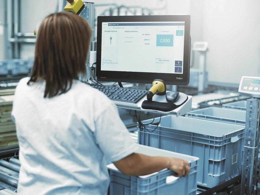 Solutions for end-to-end smart factory processes