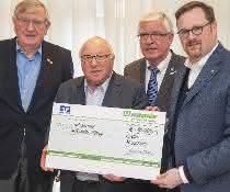 10.000 Euro für die Uwe Seeler Stiftung 10.000 Euro für die Uwe Seeler Stiftung