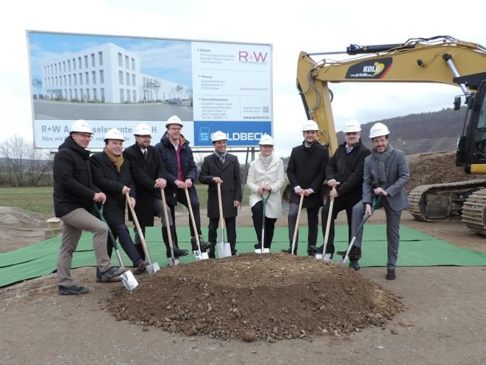 Spatenstich der neuen R+W Zentrale