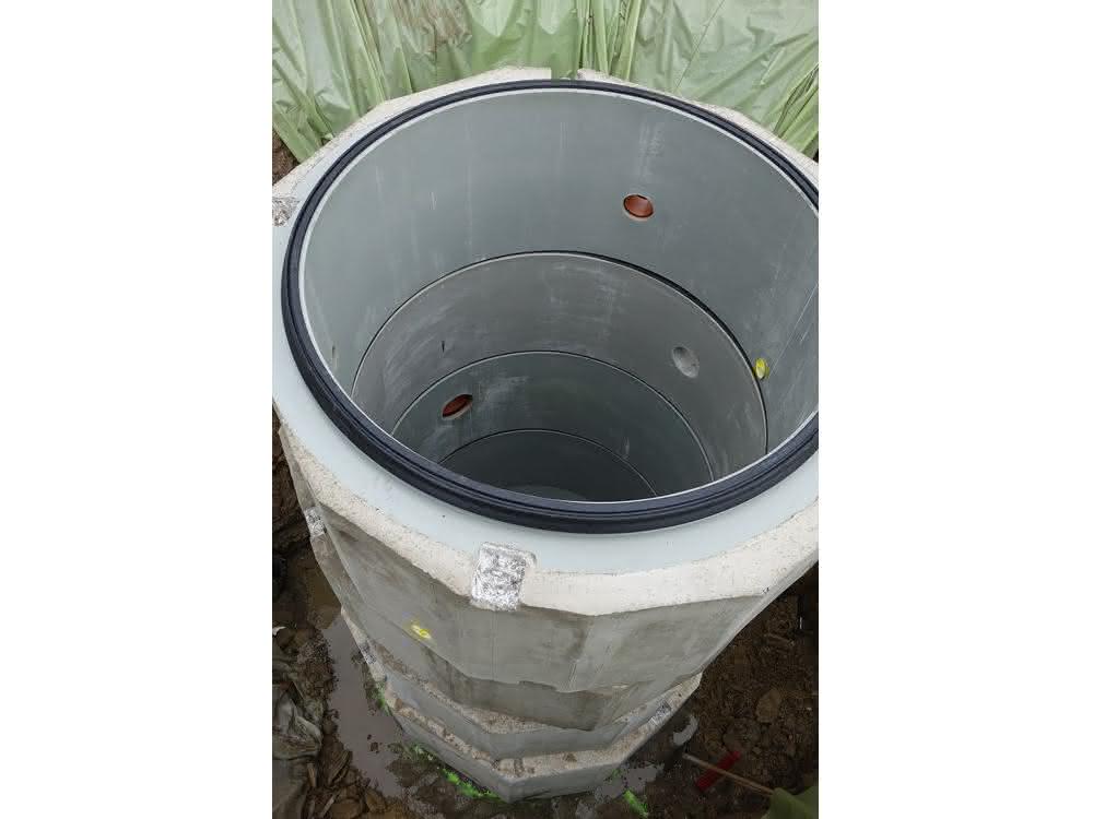 mit PU ausgekleideter Pumpenschacht