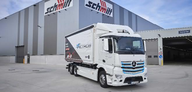 A Mercedes-Benz eActros, exterior, 2 x electric wheel hub motor, 240 kW, 2 x 485 Nm, wheel formula 6x2, M cab.